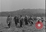 Image Lord Kitchener visite la première Guerre mondiale de France France, 1916, de la seconde 20 séquences d'archives historiques vidéo 65675078704