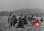 Image Lord Kitchener visite la première Guerre mondiale de France France, 1916, de la seconde 21 séquences d'archives historiques vidéo 65675078704