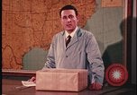 Standbild FBI-Labornachweis-Paket geöffnet United States USA, 1970, aus Sekunde 9 historischem Filmmaterial Videoclip 65675078751