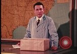 Standbild FBI-Labornachweis-Paket geöffnet United States USA, 1970, aus Sekunde 17 historischem Filmmaterial Videoclip 65675078751