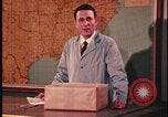 Standbild FBI-Labornachweis-Paket geöffnet United States USA, 1970, aus Sekunde 22 historischem Filmmaterial Videoclip 65675078751
