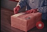 Standbild FBI-Labornachweis-Paket geöffnet United States USA, 1970, aus Sekunde 55 historischem Filmmaterial Videoclip 65675078751