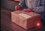 Standbild FBI-Labornachweis-Paket geöffnet United States USA, 1970, aus Sekunde 59 historischem Filmmaterial Videoclip 65675078751