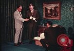 Standbild Tatortnachweise sammeln United States USA, 1970, aus Sekunde 17 historischem Filmmaterial Videoclip 65675078752
