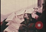 Standbild Analyse der Beweisaufnahme am Tatort United States USA, 1970, aus Sekunde 17 historischem Filmmaterial Videoclip 65675078753