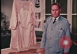 Standbild Analyse der Beweisaufnahme am Tatort United States USA, 1970, aus Sekunde 32 historischem Filmmaterial Videoclip 65675078753