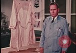 Standbild Analyse der Beweisaufnahme am Tatort United States USA, 1970, aus Sekunde 33 historischem Filmmaterial Videoclip 65675078753