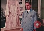 Standbild Analyse der Beweisaufnahme am Tatort United States USA, 1970, aus Sekunde 41 historischem Filmmaterial Videoclip 65675078753