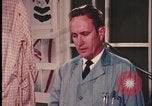 Standbild Analyse der Beweisaufnahme am Tatort United States USA, 1970, aus Sekunde 49 historischem Filmmaterial Videoclip 65675078753