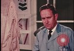 Standbild Analyse der Beweisaufnahme am Tatort United States USA, 1970, aus Sekunde 58 historischem Filmmaterial Videoclip 65675078753