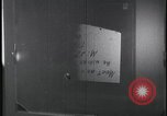 Standbild FBI-Auszubildende besuchen Kriminallabor United States USA, 1959, aus Sekunde 51 historischem Filmmaterial Videoclip 65675078760