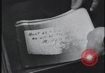 Standbild FBI-Auszubildende besuchen Kriminallabor United States USA, 1959, aus Sekunde 57 historischem Filmmaterial Videoclip 65675078760