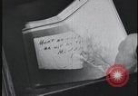 Standbild FBI-Auszubildende besuchen Kriminallabor United States USA, 1959, aus Sekunde 58 historischem Filmmaterial Videoclip 65675078760