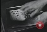 Standbild FBI-Auszubildende besuchen Kriminallabor United States USA, 1959, aus Sekunde 60 historischem Filmmaterial Videoclip 65675078760