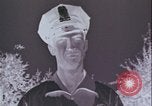 Standbild Hippie Teenager mit Polizei Washington DC USA, 1967, aus Sekunde 50 historischem Filmmaterial Videoclip 65675078771