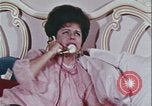 Image une femme habilitée appelle la police Washington DC USA, 1967, de la seconde 48 séquences d'archives historiques vidéo 65675078772