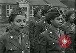 Standbild Afrikaner - Frau Soldaten Birmingham England Vereinigtes Königreich, 1945, aus Sekunde 22 historischem Filmmaterial Videoclip 65675078783