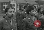 Standbild Afrikaner - Frau Soldaten Birmingham England Vereinigtes Königreich, 1945, aus Sekunde 27 historischem Filmmaterial Videoclip 65675078783