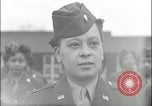 Standbild Afrikaner - Frau Soldaten Birmingham England Vereinigtes Königreich, 1945, aus Sekunde 29 historischem Filmmaterial Videoclip 65675078783