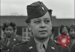 Standbild Afrikaner - Frau Soldaten Birmingham England Vereinigtes Königreich, 1945, aus Sekunde 34 historischem Filmmaterial Videoclip 65675078783