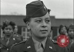 Standbild Afrikaner - Frau Soldaten Birmingham England Vereinigtes Königreich, 1945, aus Sekunde 37 historischem Filmmaterial Videoclip 65675078783