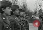 Standbild Afrikaner - Frau Soldaten Birmingham England Vereinigtes Königreich, 1945, aus Sekunde 40 historischem Filmmaterial Videoclip 65675078783
