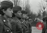 Standbild Afrikaner - Frau Soldaten Birmingham England Vereinigtes Königreich, 1945, aus Sekunde 41 historischem Filmmaterial Videoclip 65675078783