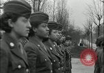 Standbild Afrikaner - Frau Soldaten Birmingham England Vereinigtes Königreich, 1945, aus Sekunde 43 historischem Filmmaterial Videoclip 65675078783