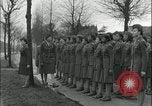 Standbild Afrikaner - Frau Soldaten Birmingham England Vereinigtes Königreich, 1945, aus Sekunde 50 historischem Filmmaterial Videoclip 65675078783