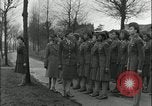 Standbild Afrikaner - Frau Soldaten Birmingham England Vereinigtes Königreich, 1945, aus Sekunde 55 historischem Filmmaterial Videoclip 65675078783