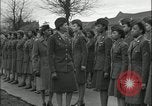 Standbild Afrikaner - Frau Soldaten Birmingham England Vereinigtes Königreich, 1945, aus Sekunde 62 historischem Filmmaterial Videoclip 65675078783