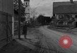 Standbild Tank-Planierraupe räumt die Straße Deutschland, 1945, aus Sekunde 7 historischem Filmmaterial Videoclip 65675078808