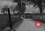 Standbild Tank-Planierraupe räumt die Straße Deutschland, 1945, aus Sekunde 10 historischem Filmmaterial Videoclip 65675078808