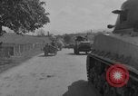 Standbild Tank-Planierraupe räumt die Straße Deutschland, 1945, aus Sekunde 15 historischem Filmmaterial Videoclip 65675078808