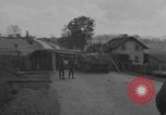Standbild Tank-Planierraupe räumt die Straße Deutschland, 1945, aus Sekunde 20 historischem Filmmaterial Videoclip 65675078808