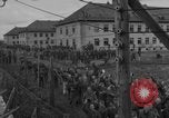 Image Caserne Werdenfelser Oflag VII-UNE libération Murnau Allemagne, 1945, de la seconde 28 séquences d'archives historiques vidéo 65675078809