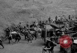 Standbild Chinesische Flüchtlinge fliehen aus dem japanischen Zweiter Weltkrieg China, 1942, aus Sekunde 14 historischem Filmmaterial Videoclip 65675078819