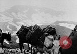 Standbild Chinesische Flüchtlinge fliehen aus dem japanischen Zweiter Weltkrieg China, 1942, aus Sekunde 40 historischem Filmmaterial Videoclip 65675078819