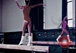 Image gymnastes pour femmes New Haven Connecticut, 1970, de la seconde 47 séquences d'archives historiques vidéo 65675078888