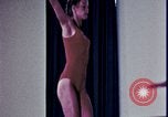 Image gymnastes pour femmes New Haven Connecticut, 1970, de la seconde 62 séquences d'archives historiques vidéo 65675078888