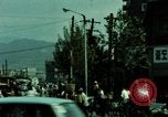Standbild Taxi fahren Internationalen Flughafen Kimpo Mautstraße Seoul Korea Seoul Korea, 1969, aus Sekunde 18 historischem Filmmaterial Videoclip 65675078899