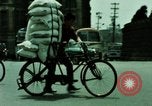 Standbild Taxi fahren Internationalen Flughafen Kimpo Mautstraße Seoul Korea Seoul Korea, 1969, aus Sekunde 23 historischem Filmmaterial Videoclip 65675078899