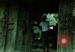 Standbild Koreanische Bauern Bewässern von Pflanzen Korea, 1969, aus Sekunde 26 historischem Filmmaterial Videoclip 65675078900