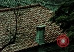 Standbild Koreanische Bauern Bewässern von Pflanzen Korea, 1969, aus Sekunde 31 historischem Filmmaterial Videoclip 65675078900
