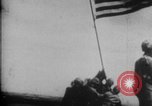 Standbild Robert H Goddard startet Rakete United States USA, 1932, aus Sekunde 3 historischem Filmmaterial Videoclip 65675078919