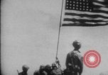 Standbild Robert H Goddard startet Rakete United States USA, 1932, aus Sekunde 6 historischem Filmmaterial Videoclip 65675078919