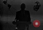 Standbild Robert H Goddard startet Rakete United States USA, 1932, aus Sekunde 29 historischem Filmmaterial Videoclip 65675078919