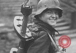 Standbild Schlacht in den Ardennen Deutschland, 1944, aus Sekunde 23 historischem Filmmaterial Videoclip 65675078934