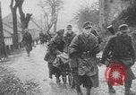 Standbild Schlacht in den Ardennen Deutschland, 1944, aus Sekunde 25 historischem Filmmaterial Videoclip 65675078934