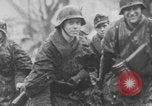Standbild Schlacht in den Ardennen Deutschland, 1944, aus Sekunde 26 historischem Filmmaterial Videoclip 65675078934